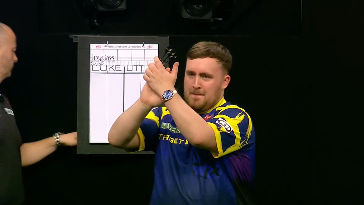 LITTLER CONFIRMS TOP SPOT! Luke Littler beats Daryl Gurney 5-1 to earn top spot in Group E, making it three wins from three at the Grand Slam! 📺 #GSOD | Group E