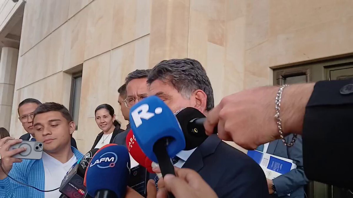 ⚖️ #Noticia | El procurador general, Gregorio Eljach, señaló que el órgano de control avanza en la recolección de información para la apertura de una indagación preliminar contra el ministro del Interior, Armando Benedetti, tras los insultos dirigidos a la magistrada de la Corte Suprema, Cristina Lombana.