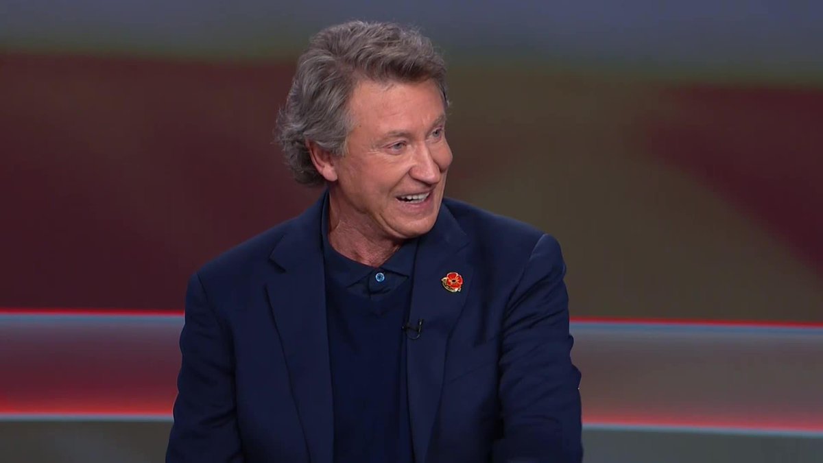 .Wayne Gretzky thinks he might've had some milestone sticks and pucks stolen over the years... Not including the game-used equipment he traded away to a ticket scalper for Game 7 glass seats 😭