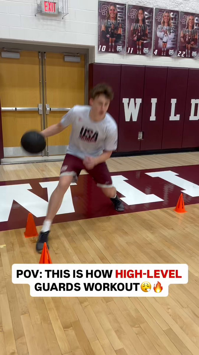 High-Level Guards: 📝 1. Take Every Rep W/ Intensity 2. Every Dribble Is HARD 3. Each Movement Is Intentional 4. Every Shot Has Great Prep 5. Are Mentally AND Physically Locked In Gotta treat workouts more serious than games! That way the game is light🔥 #basketball #basketballworkout
