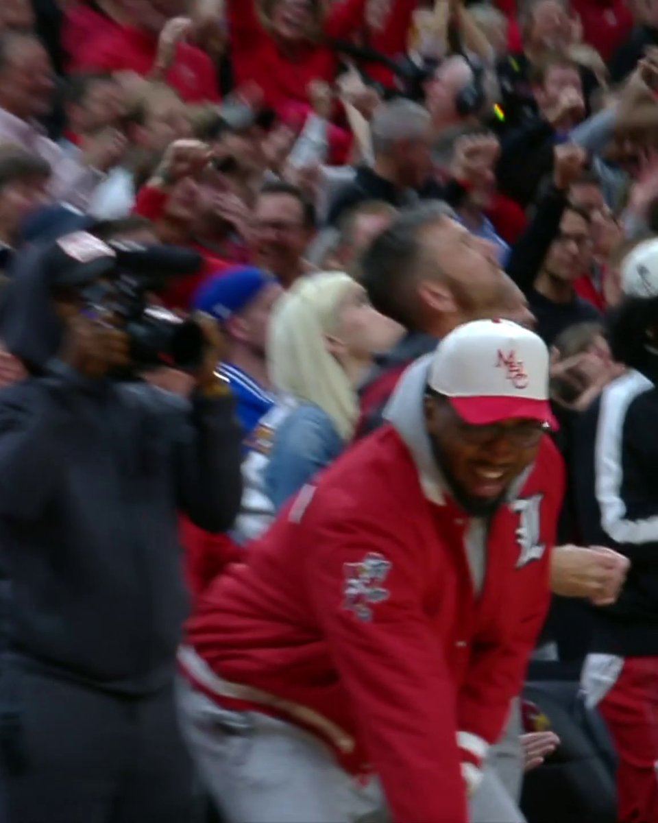 Donovan Mitchell hit the too small 😂 Louisville Men's Basketball | Donovan Mitchell