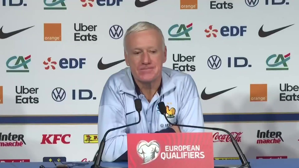 🚨 Didier Deschamps 🇫🇷 sur N’Golo Kanté 🇫🇷 : « 𝗜𝗟 𝗘𝗦𝗧 𝗧𝗢𝗨𝗝𝗢𝗨𝗥𝗦 𝗔̀ 𝗦𝗢𝗡 𝗠𝗘𝗜𝗟𝗟𝗘𝗨𝗥 𝗡𝗜𝗩𝗘𝗔𝗨 ! Il va bien. Il est arrivé avec le sourire, il a toujours le sourire. » 😁 🎥 L'Équipe