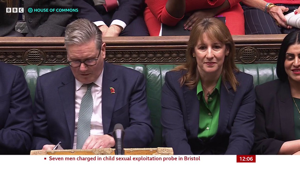 Kemi Badenoch asks "why does the prime minister think that there would be a market meltdown if the health secretary took over?" Keir Starmer says "this is a united team and we are delivering together" #PMQs