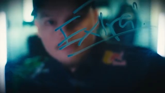 Il fête son anniversaire aujourd'hui et s'apprête à partir pour une année de coaching avec notre équipe Rocket League dès vendredi 🚀 Découvrez KC Extra dans notre nouvelle capsule "Newcomer" 📹