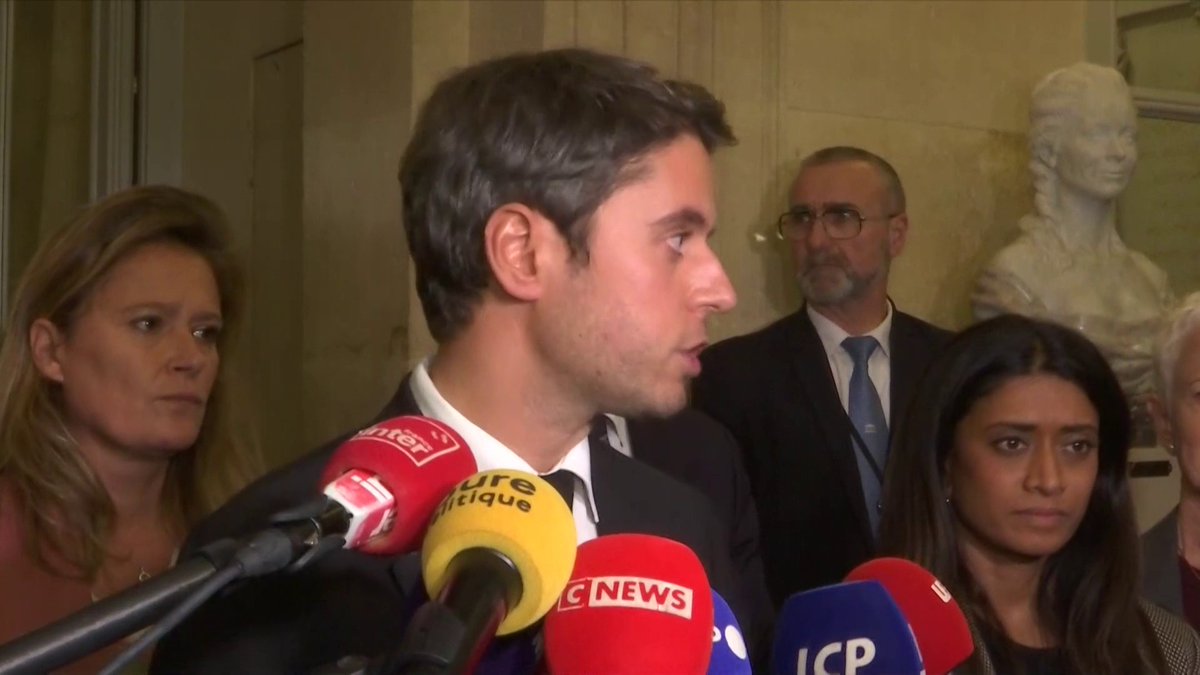 Gabriel Attal : «Ce que vient de faire l'Assemblée nationale, c'est retirer un morceau de scotch sur un système des retraites qui prend l'eau de toutes parts. La natalité baisse, la population active diminue et il y a de plus en plus de retraités dont il faut verser la pension.» #Punchline