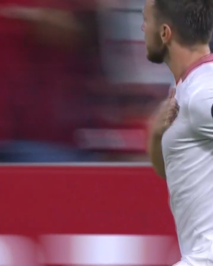 G O L A Z O. 🤯 Sevilla Fútbol Club | TalDíaComoHoy
