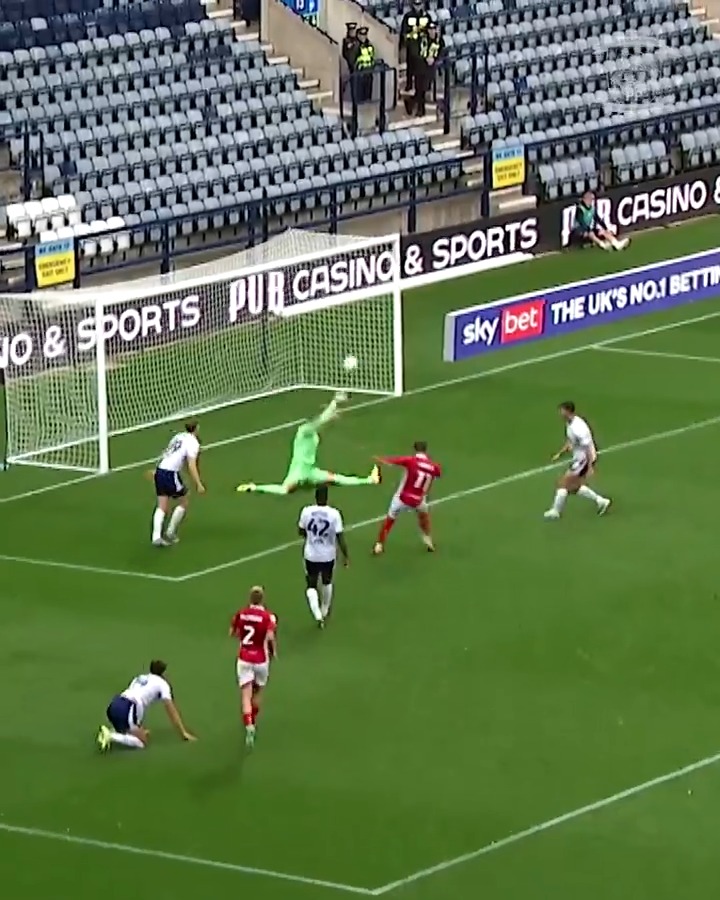 Just a reminder, Daniel Iversen is a very good goalkeeper. #pnefc