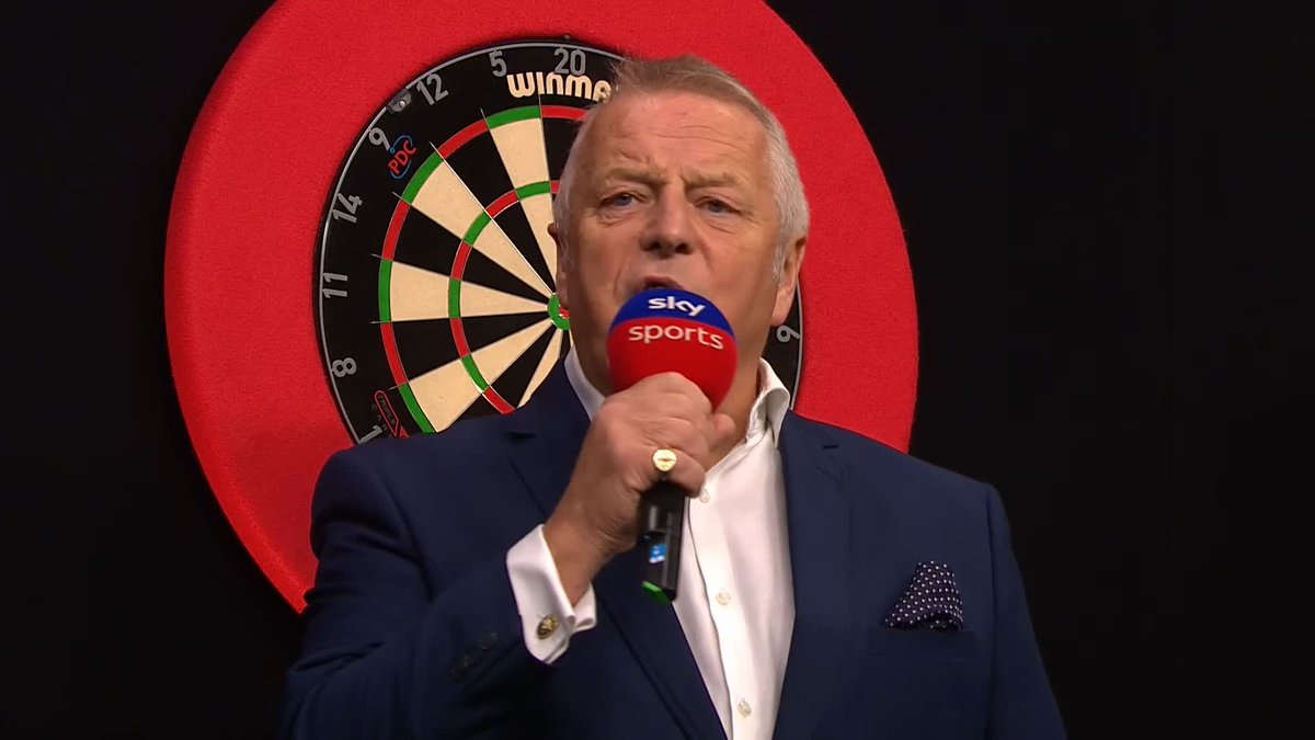 An absolute banger of a walk-on tune for Ricky Evans... 🎶 What is your favourite walk-on in darts at the moment? 🤔