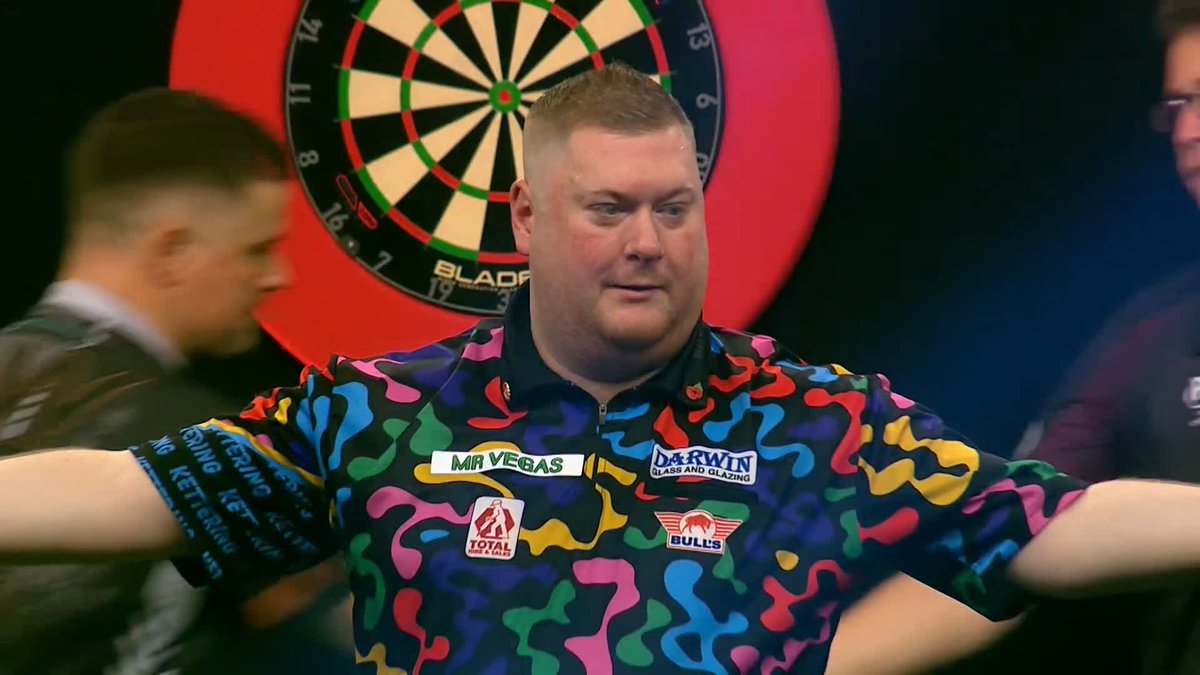 EVANS COMPLETES THE COMEBACK! What a fightback! Ricky Evans overturns an 8-5 deficit against Luke Woodhouse to become the first player through to the quarter-finals in Wolverhampton! 📺 #GSOD | R2