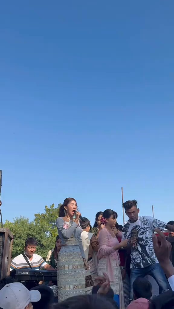 อยากรู้ชื่อเพลงครับ