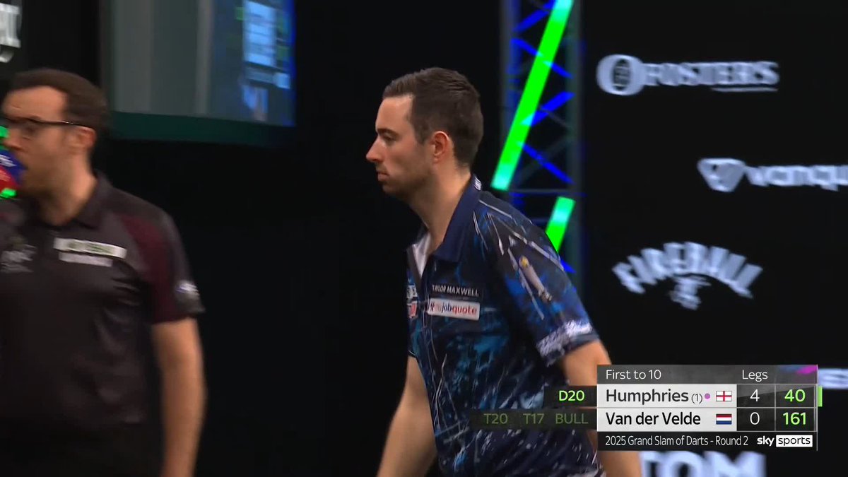 OBSCENE FROM HUMPHRIES! 🤣 Luke Humphries - that is outrageous! The world number one piles in a filthy ten-darter to lead Jurjen van der Velde 5-0 with a 117.42 average! 🤯 📺 #GSOD | R2