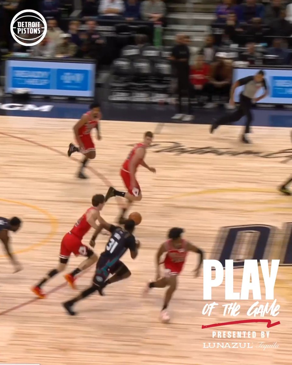 .Daniss Jenkins ➡️ _ronhoops ➡️ Paul Reed TOO GOOD!