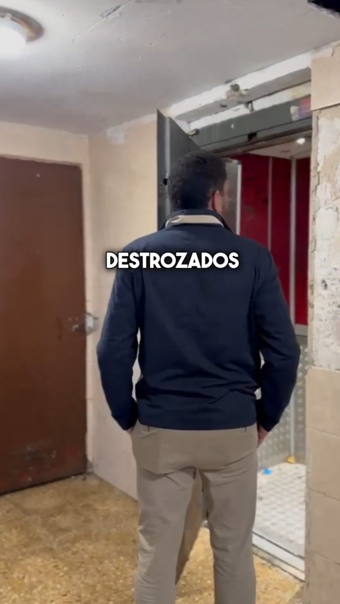Ratas, casas okupadas, tráfico de drogas... Parece el tercer mundo, pero estamos en #Campclar, Tarragona. Los vecinos de siempre desesperados y sus calles destrozadas. VOX acabará con el abandono socialista para devolver la seguridad y la tranquilidad a los barrios de las familias trabajadoras.