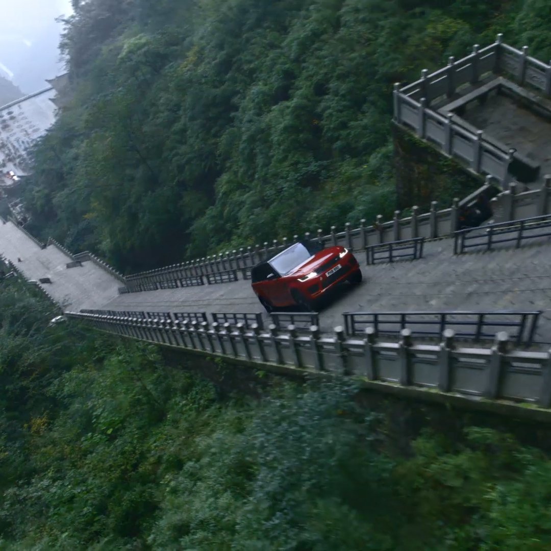 Collin Rugg This hybrid Range Rover SUV became the first car to climb the 999 steps up China's Heaven's Gate.