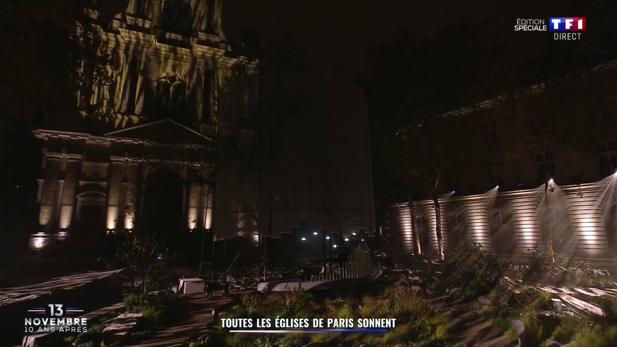 ⚫️ 13-Novembre : 10 ans après "Vive la France, solidarité, Paris je t'aime" Jarvis Cocker, chanteur du groupe Pulp interprète sa chanson "Friday 13th 2015", écrite après les attentats de Paris.