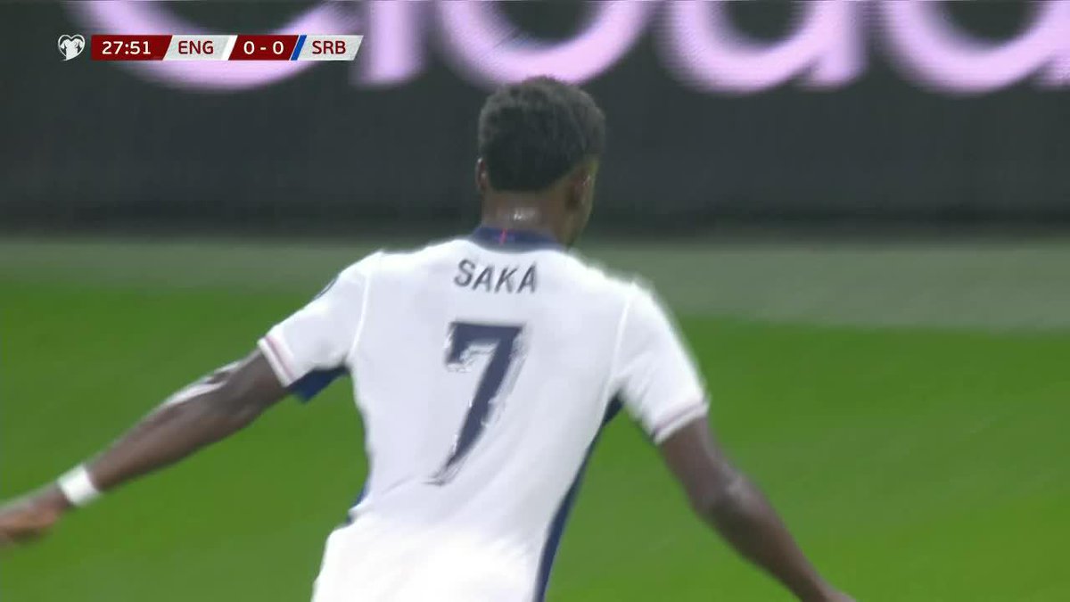 Golazo de volea de Bukayo Saka para el 1-0: 🤫🏴