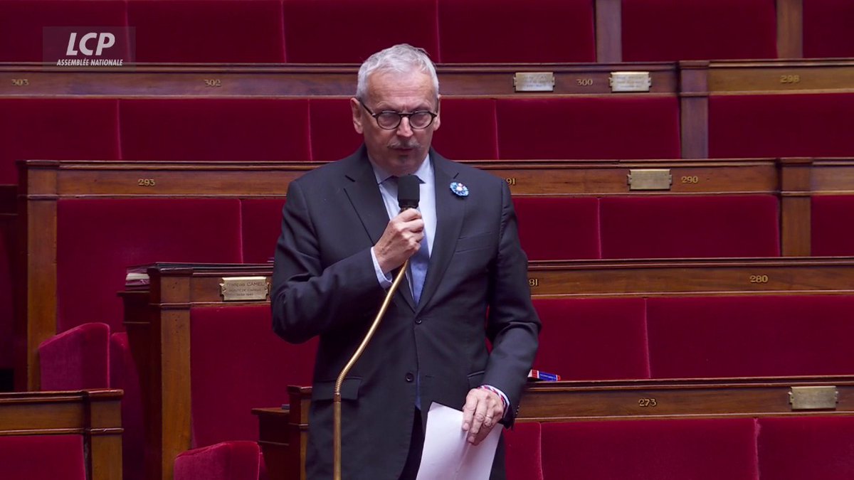 "Un commissaire aux finances, depuis le 20 octobre, a passé 164 heures en commission et dans l'hémicycle, c'est-à-dire 55 heures par semaine en moyenne sur ces trois premières semaines", fait valoir Jean-René Cazeneuve, estimant souhaitable de ne pas siéger samedi et dimanche. #DirectAN