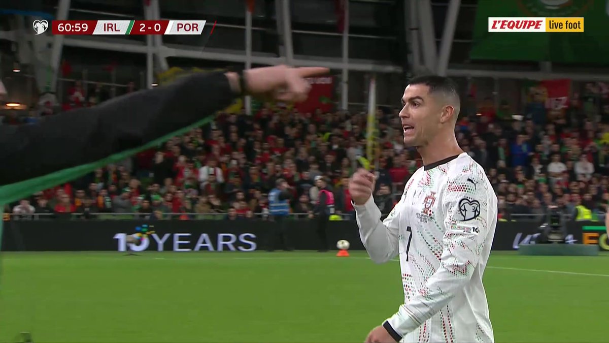 🟥 CARTON ROUGE POUR CR7 🇵🇹 FACE À L’IRLANDE 🇮🇪 !!! Mauvais geste. SOIRÉE CAUCHEMAR POUR LES PORTUGAIS MENÉS 2-0… 🎥 L'Équipe