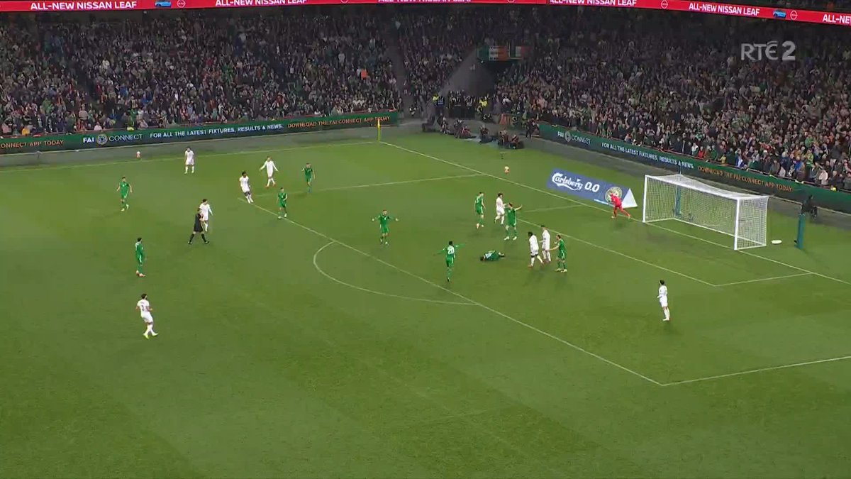 Cristiano Ronaldo is given a red card after a VAR review for an elbow Mimicked tears, a clash with the Ireland manager and an all-time send-off from the crowd follow. Dublin is no longer "lovely" for him 📺 Watch 📱 Live updates