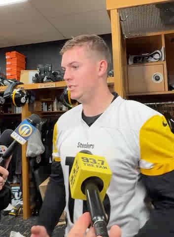 Will Howard on all the tips he gets from Aaron Rodgers “I literally have a word document of the nuggets I get from Aaron everyday.” #steelers