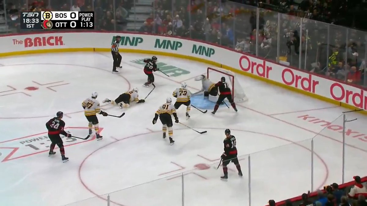 That's some picture-perfect passing by the Ottawa Senators! 🔥