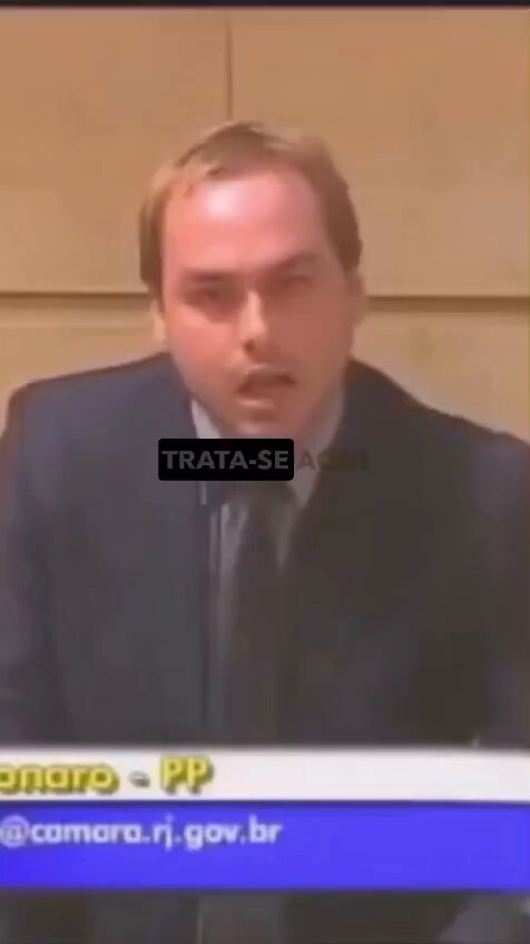 Se você puder decifrar o que Carluxo quis dizer, por favor me envia. CONGRESSO DA BANDIDAGEM