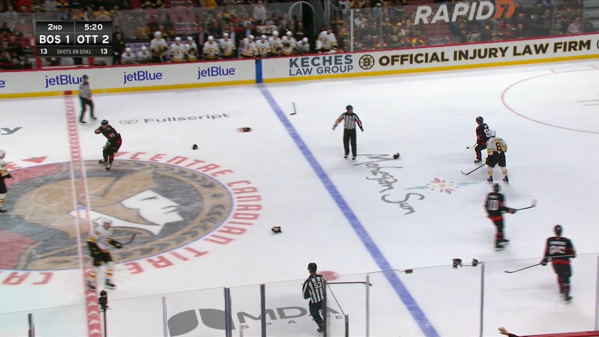 Is there anything better than a heavy weight tilt center ice?! 🍿