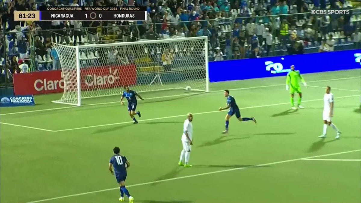 "Honduras" Porque Nicaragua le rompió bien el ojete por 2-0 por las eliminatorias de Concacaf. Tenían la chance de asegurar la clasificación y al final comieron verga nicaragüense en su esplendor, alta putita los catrachos.