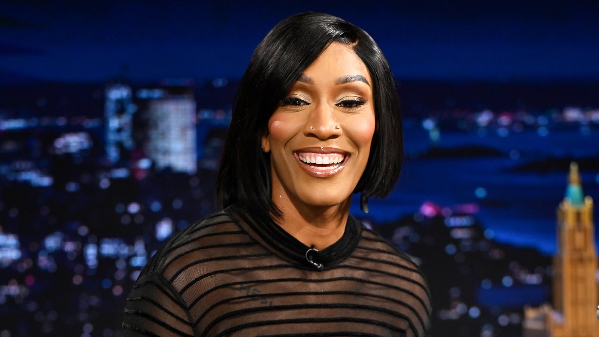 A’ja Wilson is the first player in WNBA or NBA history to win a championship, the Finals MVP, the league MVP, and Defensive Player of the Year all in the same season! #FallonTonight