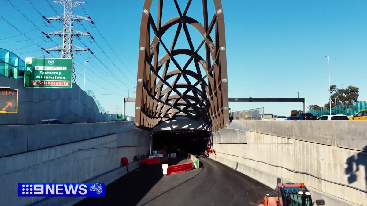 Around 50,000 Victorians will step inside the West Gate Tunnel on Sunday - but fire fighters say the walk through needs to be walked back, claiming the tunnel is unsafe. #9News