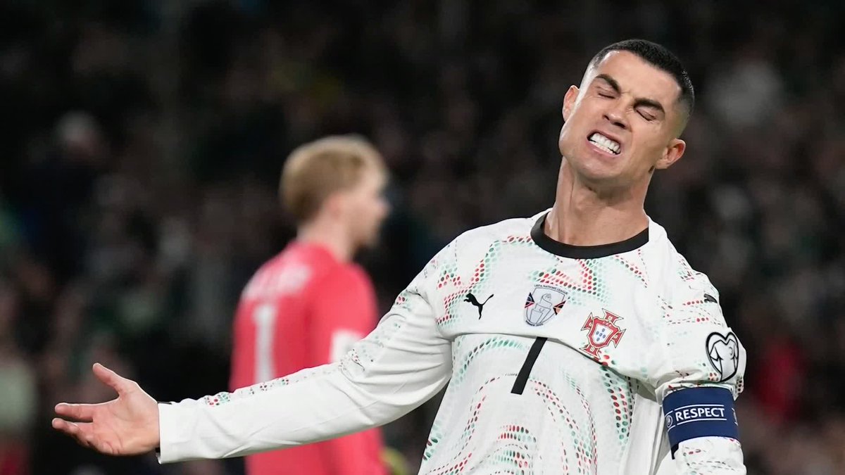 "His [Ronaldo's] action on the pitch cost him a red card, it was a moment of silliness" 💬 Heimir Hallgrimsson and Roberto Martinez react to Cristiano Ronaldo's sending off in Portugal's 2-0 defeat to Ireland 🟥