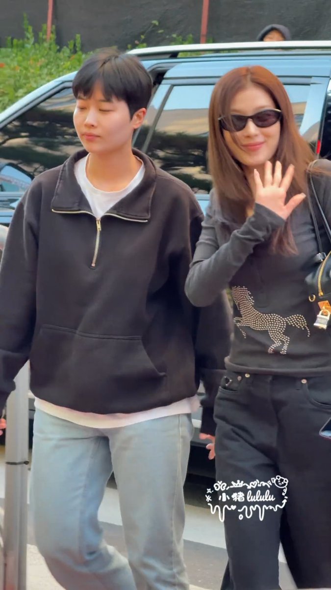 Sana went to support Miyeon at Music Bank today for her solo comeback 🥹