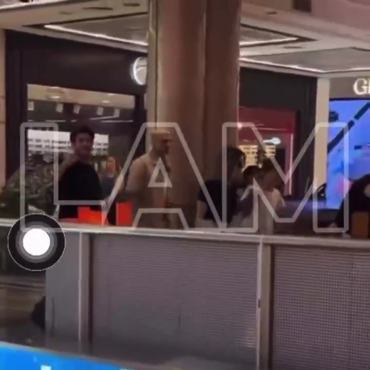 Mauro Icardi, kızlarına kavuştu.
