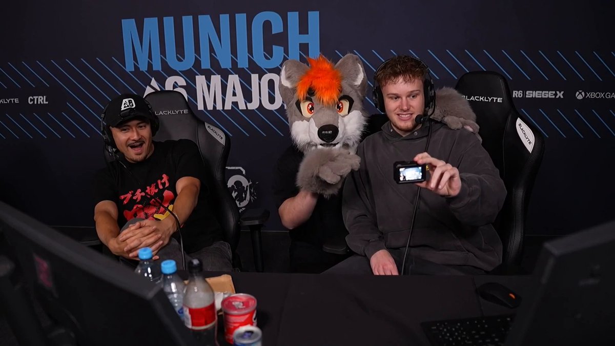 special appearance from Marley on stream ✍️ Rasco