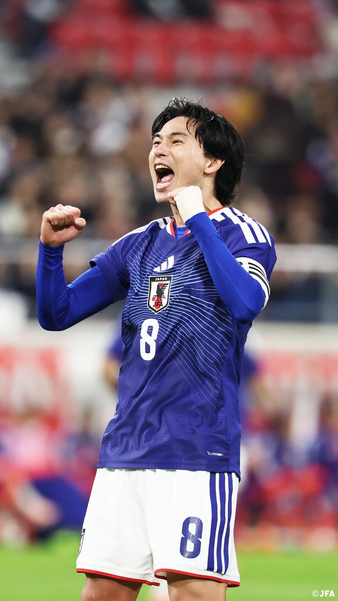 // 今日のゴールを⚽️ ピッチレベルから🎥 \\ チームを勝利へ導く #南野拓実 の先制点⚽️ 丁寧にコースへ流し込んでセレブレーション✨ #最高の景色を #SAMURAIBLUE #サッカー日本代表