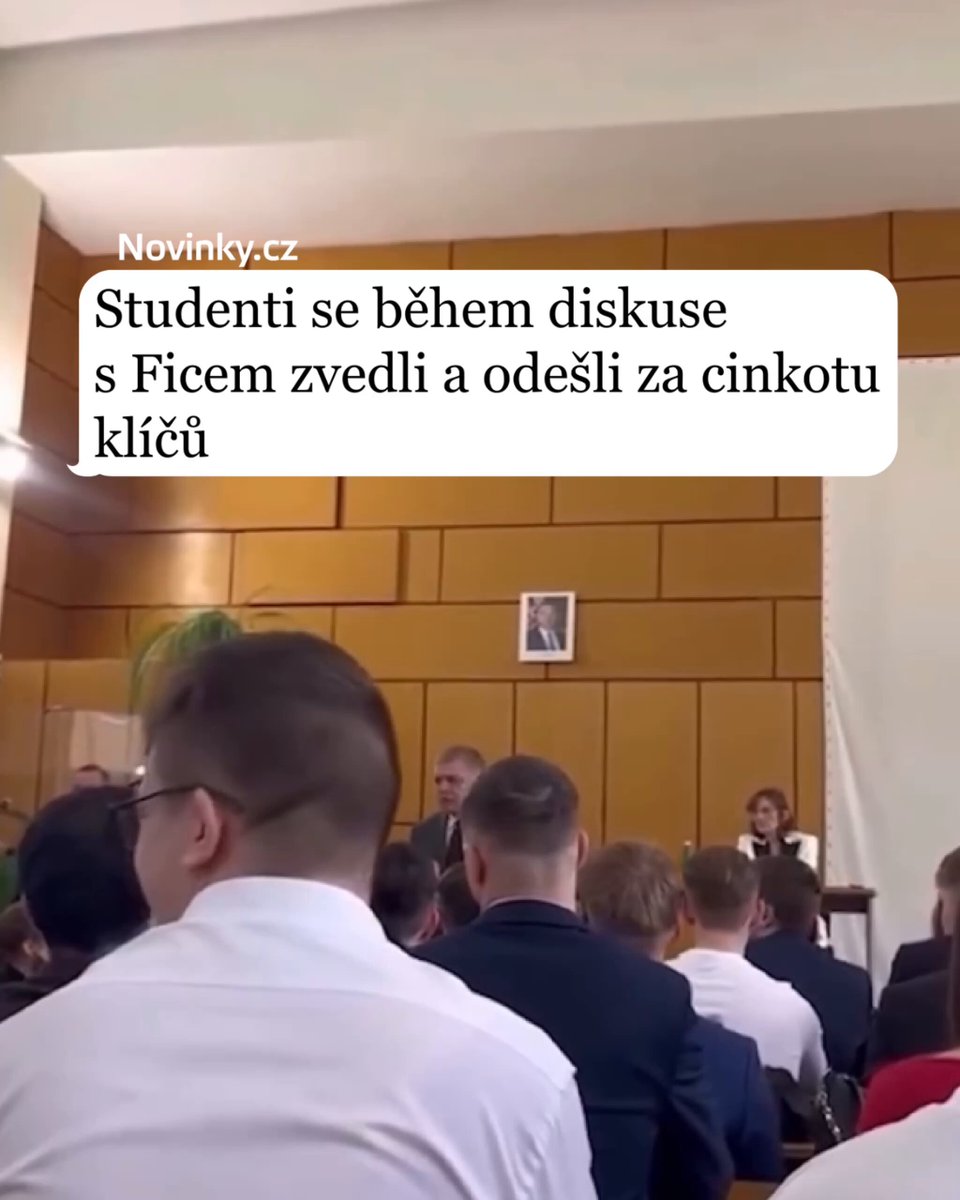 Slovenští studenti zase cinkají klíči. Protože míra papalášství tamějších vládních politiků už dosáhla té předlistopadové.