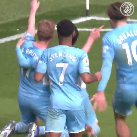 There was absolutely no reason for KDB to do that to Kante 😭