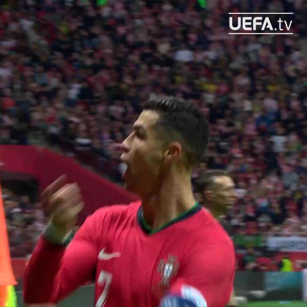 This clip summarizes Ronaldo perfectly. Leao does all the work, Ronaldo taps it in from 5 yards out, doesn’t acknowledge Leao at all, then celebrates the goal like he has just won the World Cup