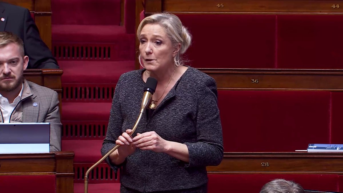 Lorsque j'entends une ministre dire qu'elle ne compte pas appliquer ce qui est voté dans cet hémicycle, parce que ce qui est voté ne lui plaît pas, je suis terriblement choquée. Ce qui est voté ici, Madame la ministre, doit être appliqué. C'est la loi, et c'est la démocratie.