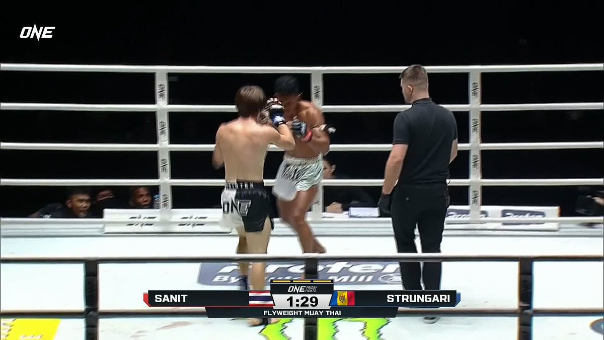 What a KO for Valerii Strungari on his Friday Fights debut 💥😯