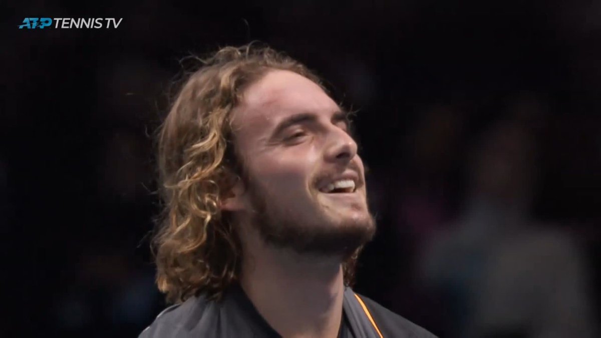 🇬🇷 2019 : Stefanos Tsitsipas remportait les ATP Finals 🏆 Groupe : Medvedev 🇷🇺 ✅ 7-6 6-4 Zverev 🇩🇪 ✅ 6-3 6-2 Nadal 🇪🇸 ❌ 7-6 4-6 5-7 1/2 : Federer 🇨🇭 ✅ 6-3 6-4 Finale : Thiem 🇦🇹 ✅ 6-7 6-2 7-6 Le parcours 🤯 Que lui est il arrivé ? 💔