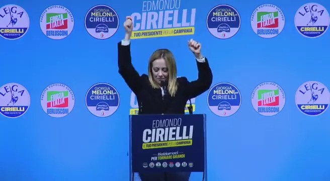 "La commedia napoletana" #Meloni