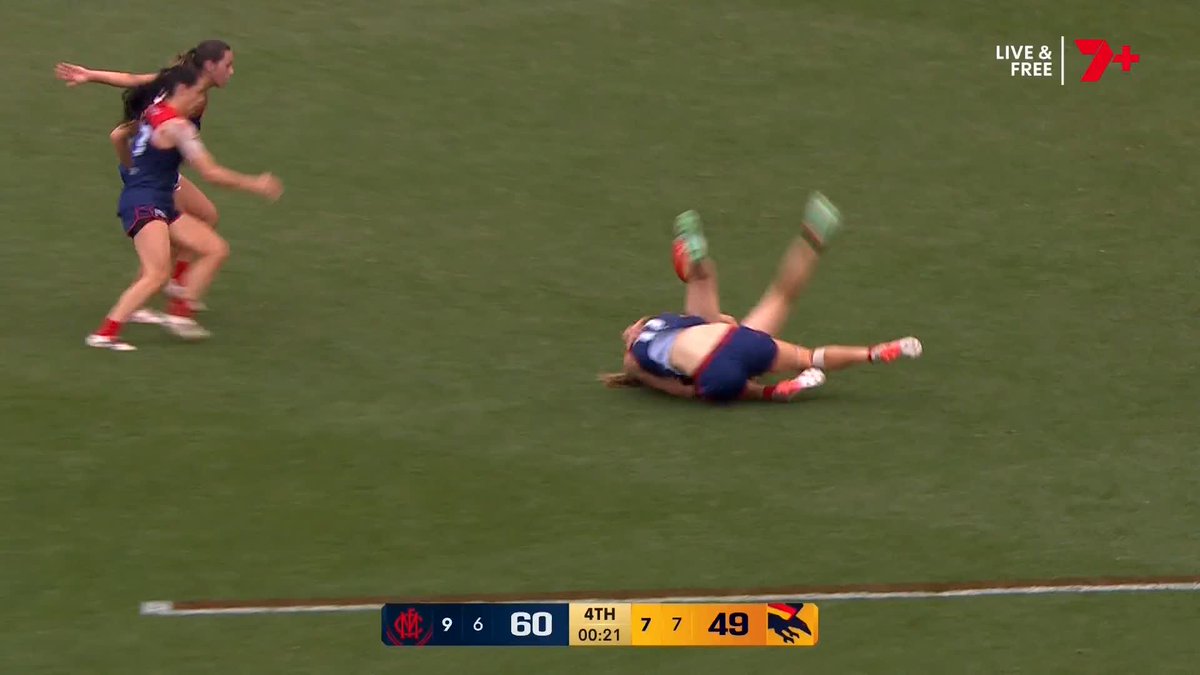 One of the best rundowns you will see as Tahlia Gillard seals victory 💪 #AFLWDeesCrows