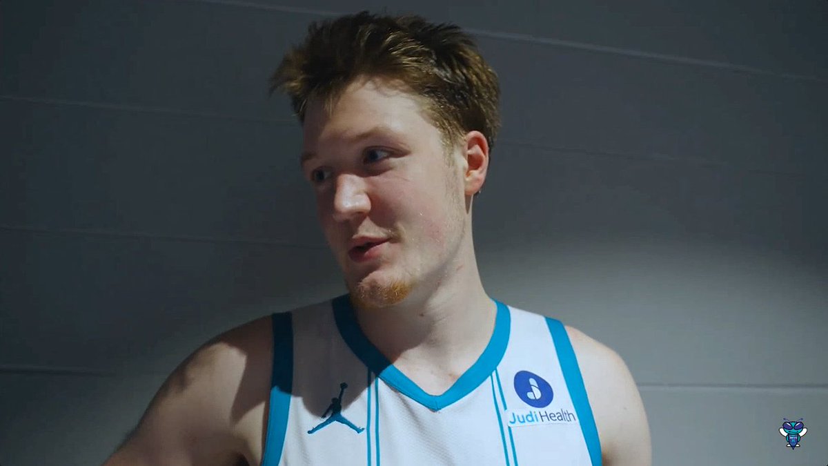 🎙️ Kon Knueppel on the family dinner: "It was special." "Mason (Plumlee), one of our vets, 35, year 13-14 for him. And he was like, 'I've never done this before, never gone to a teammate's house.' So that was cool to hear him say that. It was a special hour and a half for us."