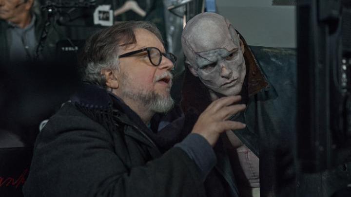 Guillermo del Toro bongkar semua proses pembuatan film Frankenstein 🙌 Simak detailnya di Frankenstein: The Anatomy Lesson, tayang ekslusif hanya di Netflix!
