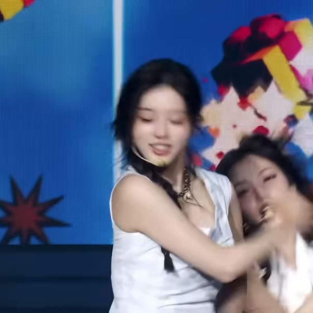 HER LET'S GO AWWW