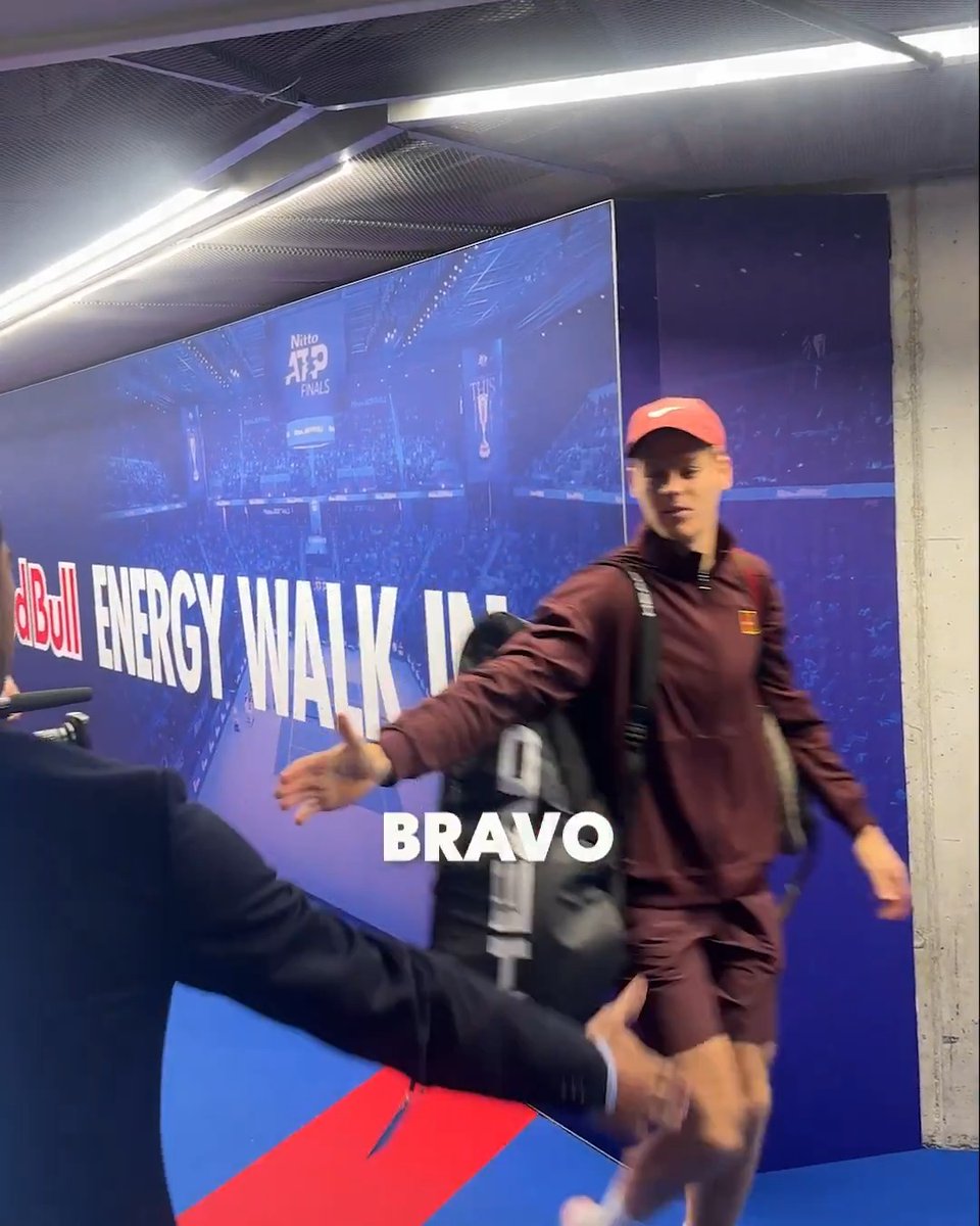 Moments after being crowned Year-End No. 1, Carlos Alcaraz crossed paths with Jannik Sinner - the player he battled with all year to get there... Here's how they greeted each other 😇 Carlos Alcaraz Jannik Sinner #NittoATPFinals