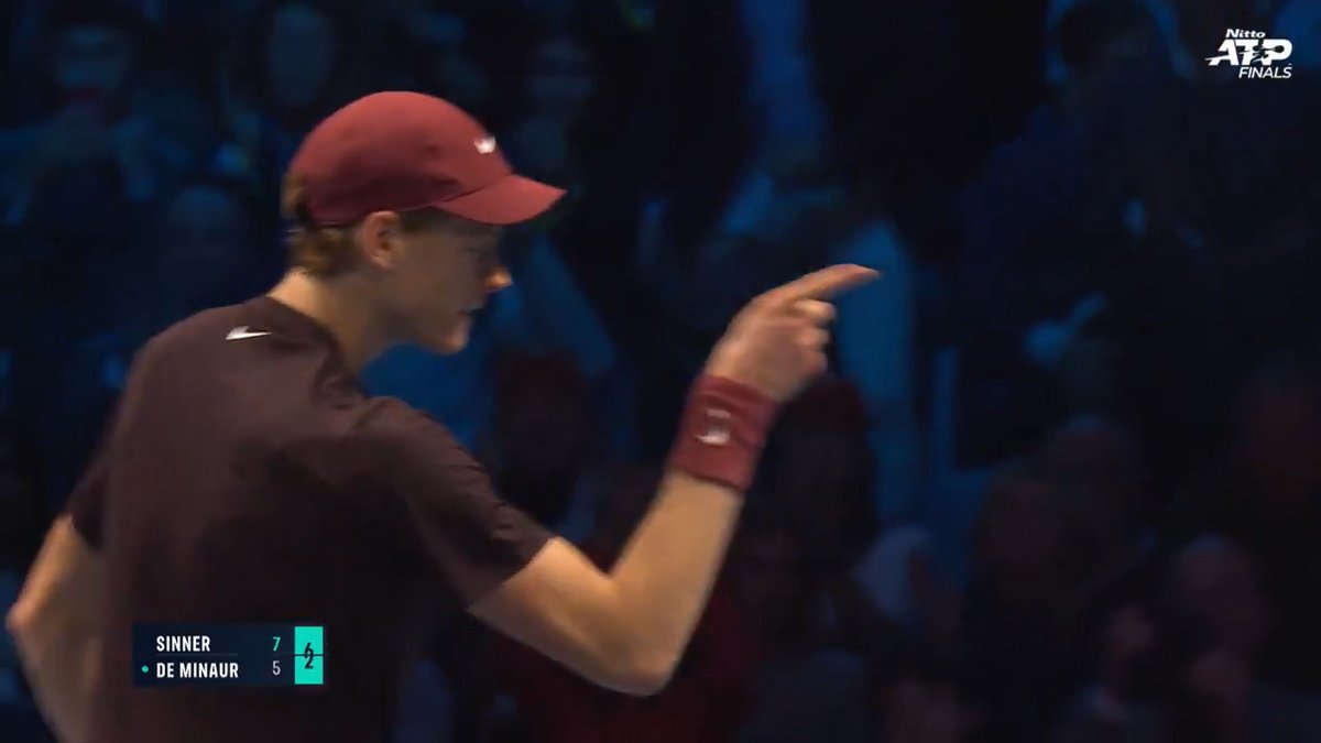 Welcome to the Jannik Sinner show ⭐️ The defending champion seals his 30th indoor hard court win and reaches the title decider on home soil once again! #NittoATPFinals