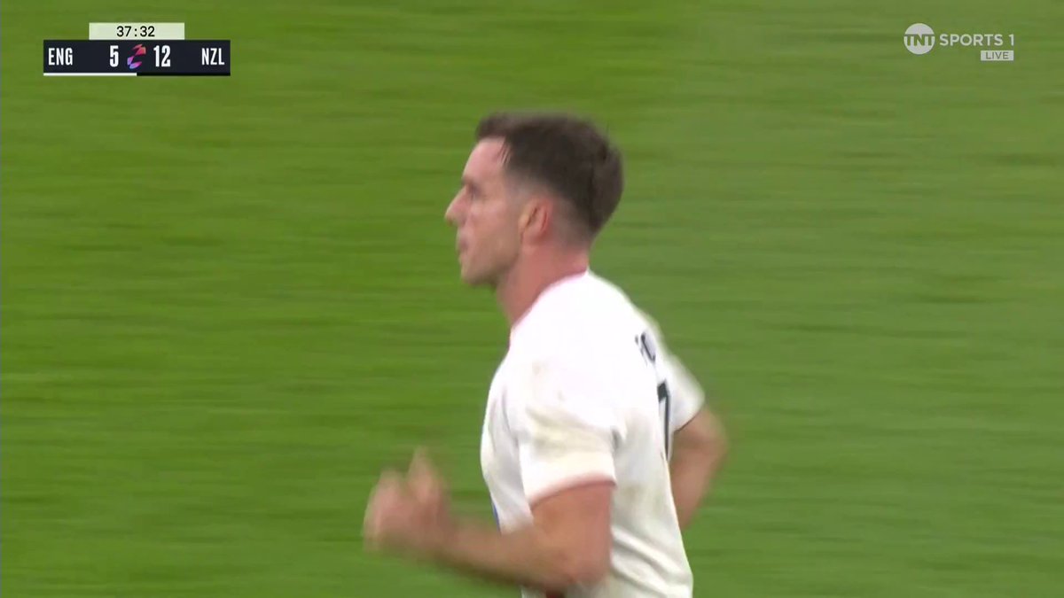 Vintage George Ford as he nails a drop-goal attempt 🎯 📺 TNT Sports &amp; discovery+ UK