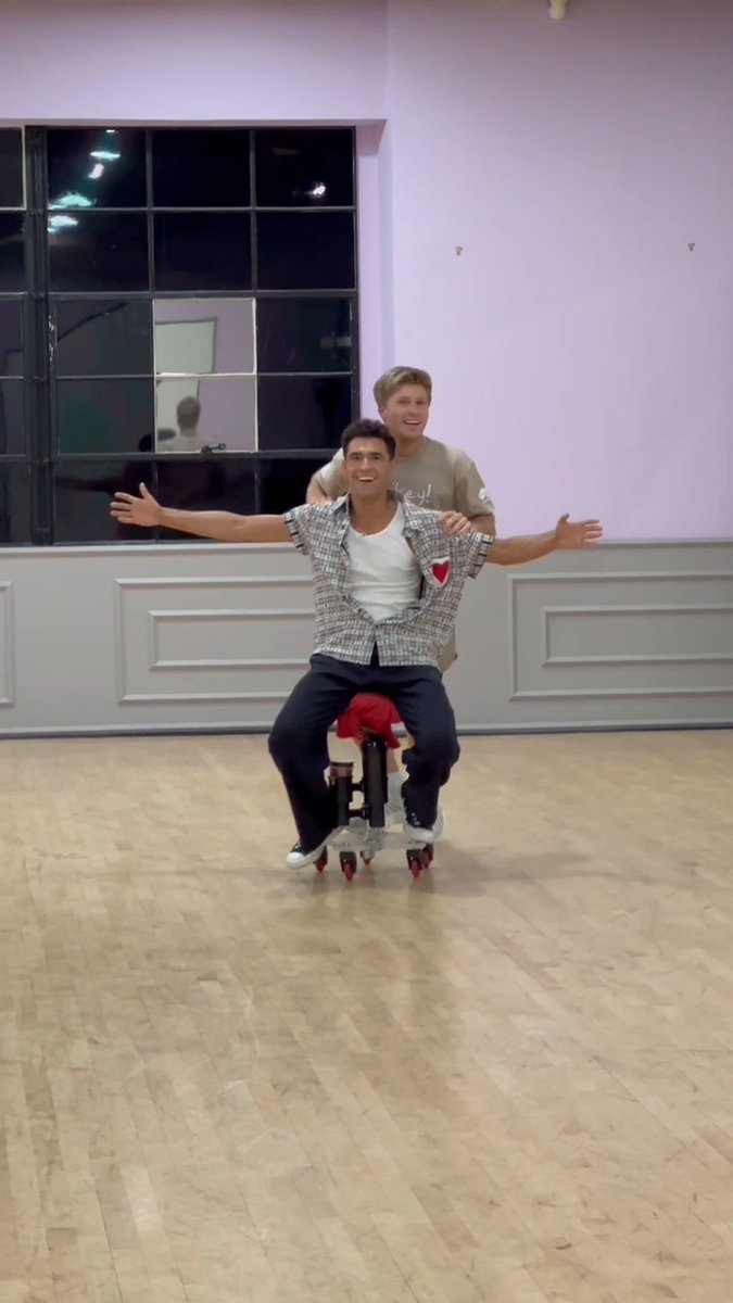 Happy birthday to someone who can ALWAYS make us laugh 🤭 Drop some love in the comments for Ezra!!! 🫶 #DWTS